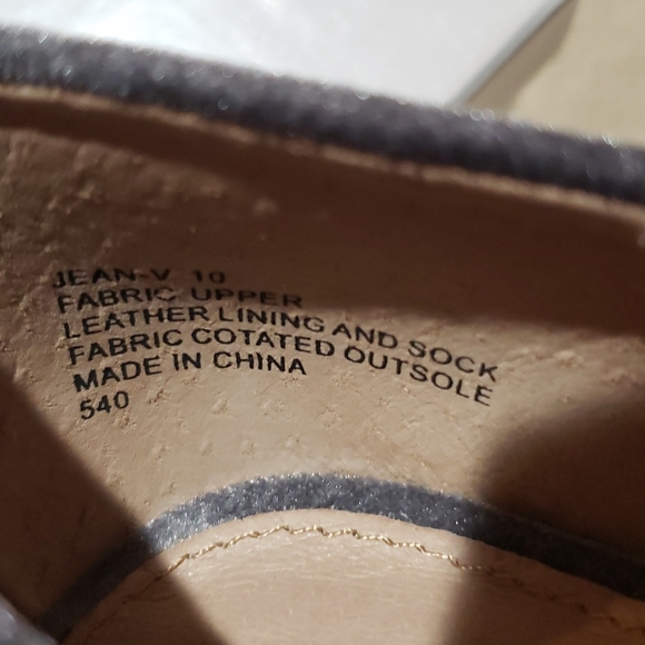 Shoes - Picture 4 of 6